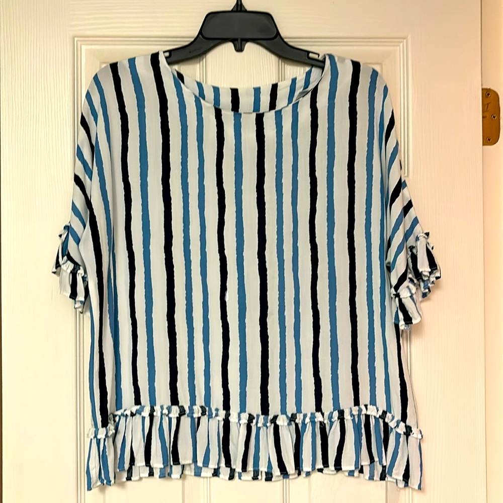Cutest Top with Jeans or White Pants